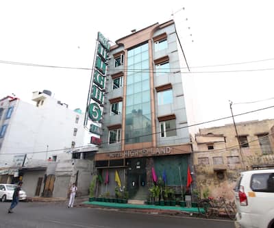 https://imgcld.yatra.com/ytimages/image/upload/t_hotel_yatra_city_desktop/v1431526927/Domestic Hotels/Hotels_New Delhi/Hotel High 5 Land/exterior_3.jpg